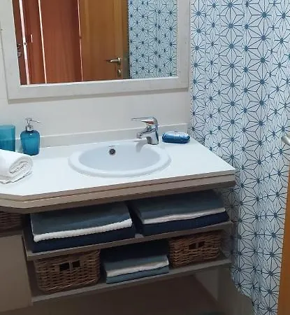 Apartment With Sea View - Ricky'S House 아파트